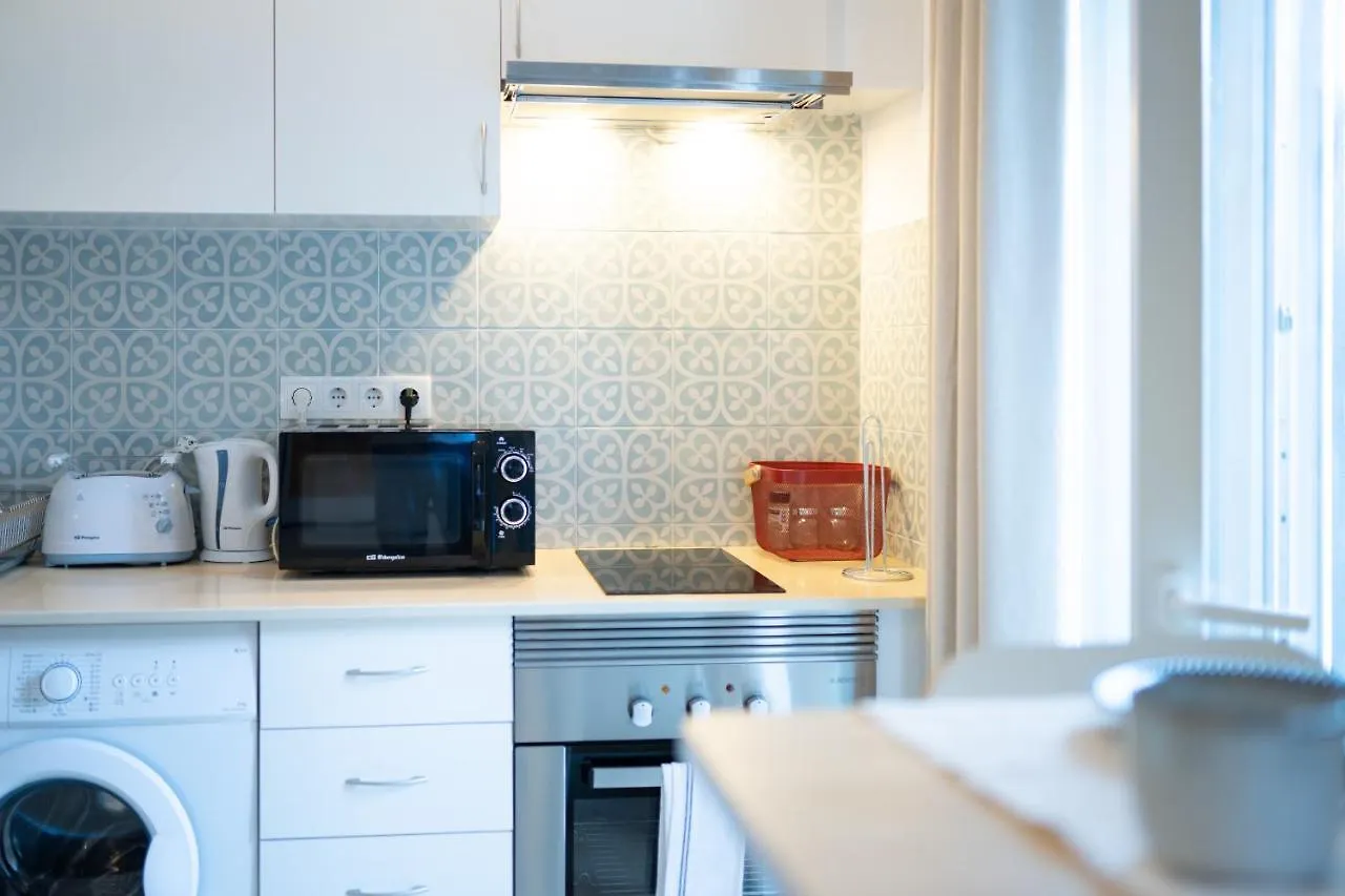 Lisbon Hill House - No. 599B Apartment
