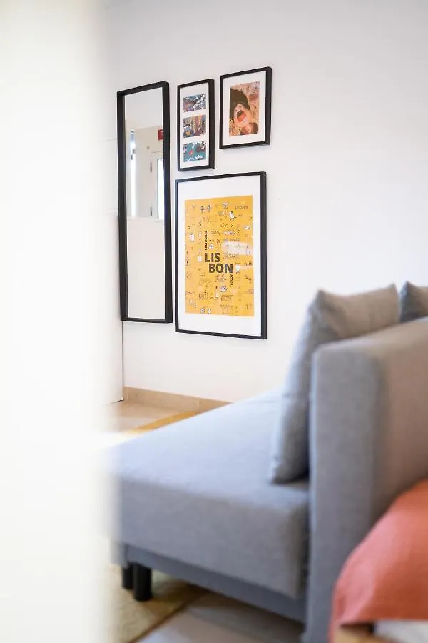 Lisbon Hill House - No. 599B Apartment