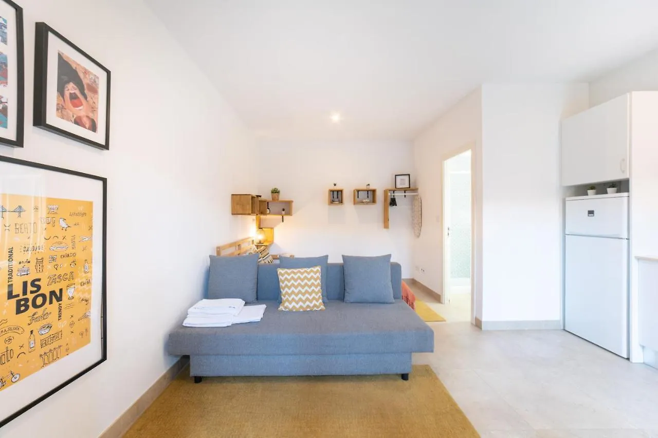 Lisbon Hill House - No. 599B Apartment