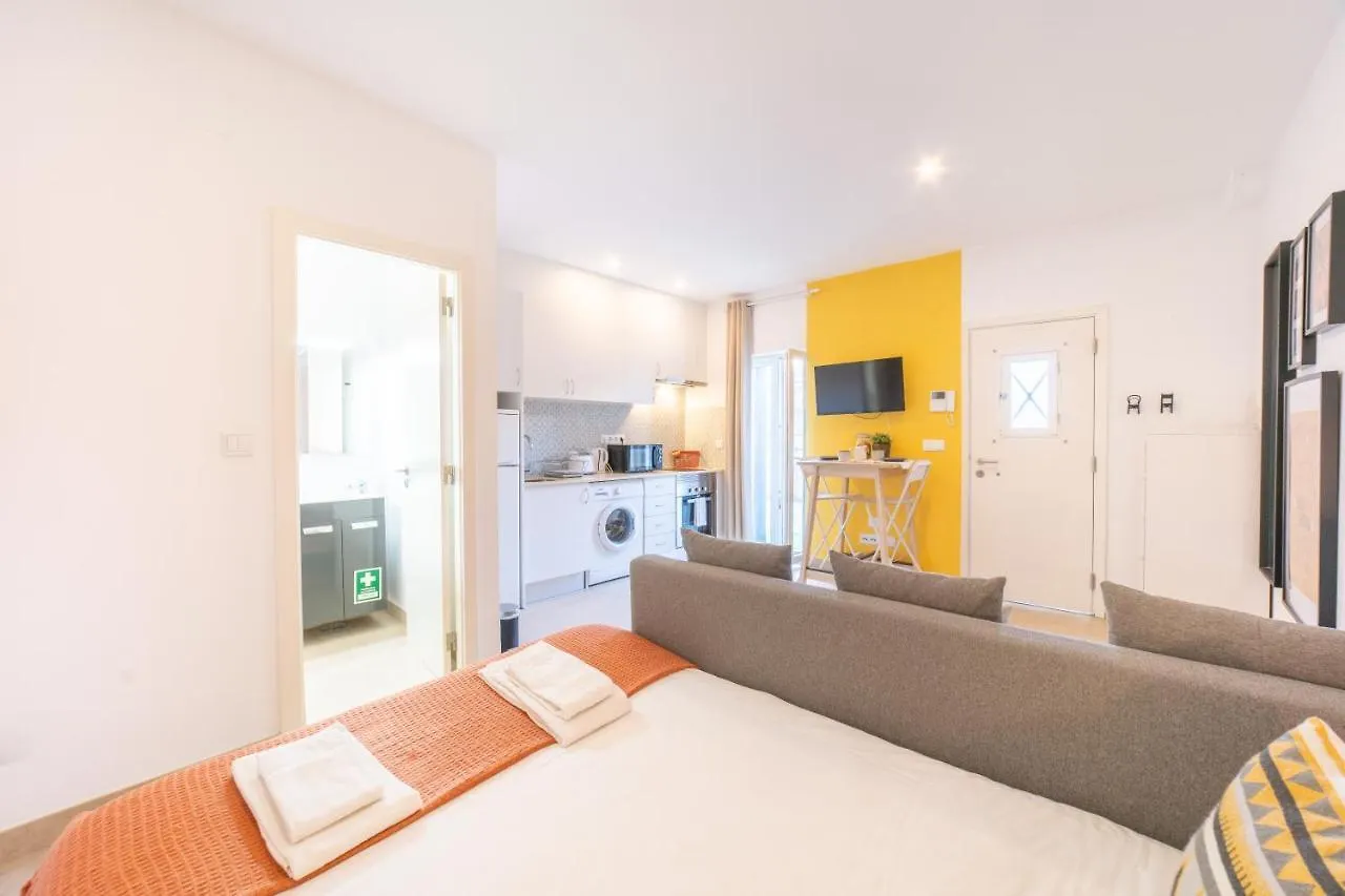 Lisbon Hill House - No. 599B Apartment