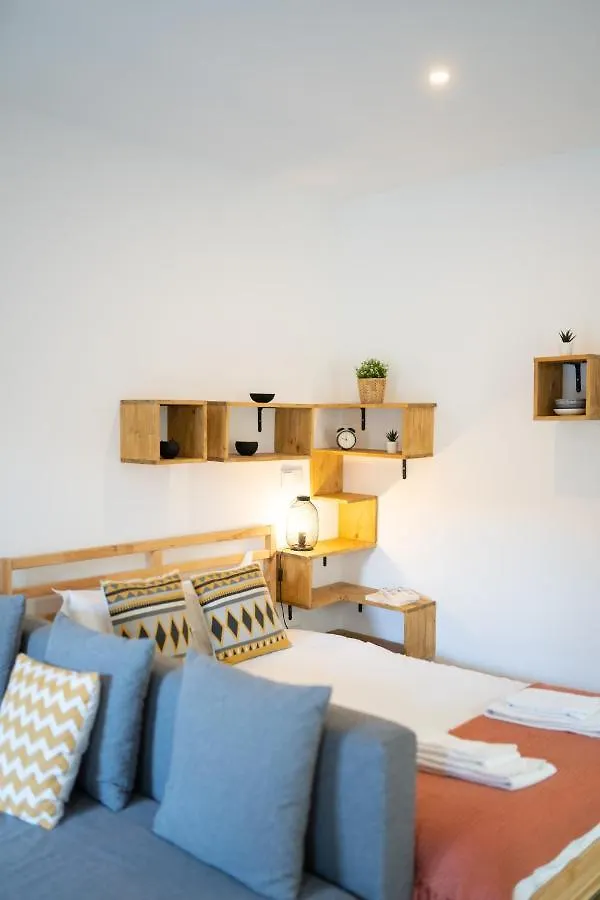 Lisbon Hill House - No. 599B Apartment